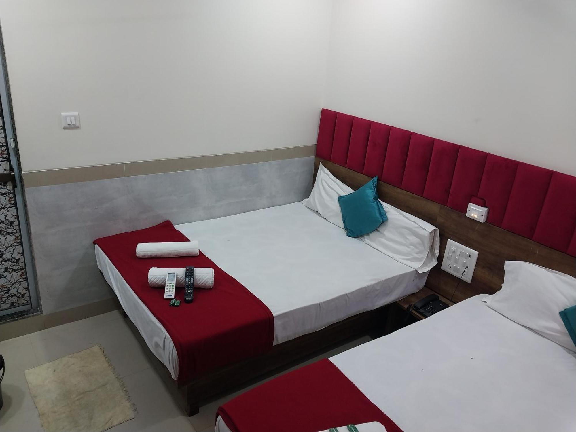 Hotel New Balaji Residency Mumbai Exterior foto