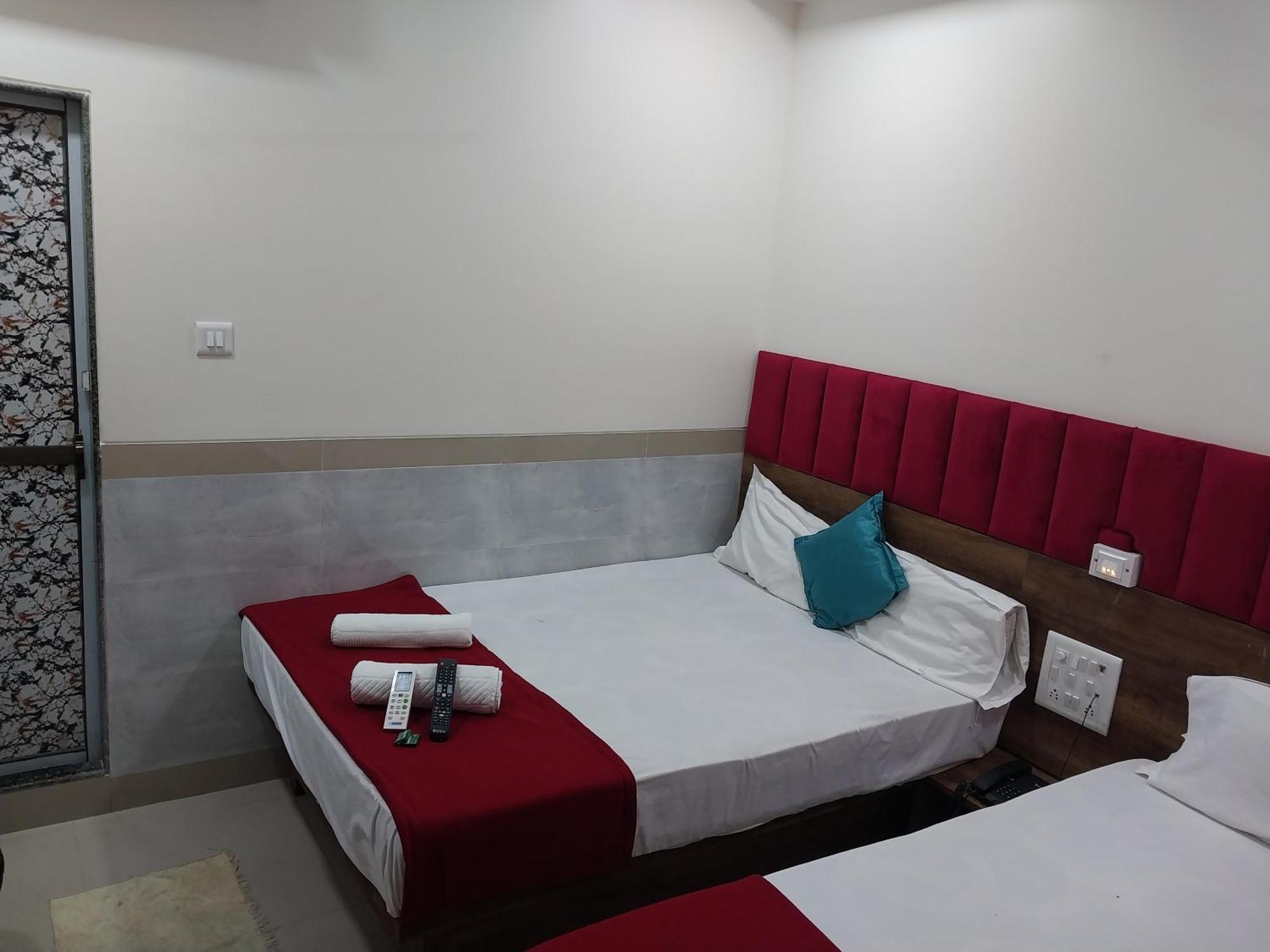 Hotel New Balaji Residency Mumbai Exterior foto