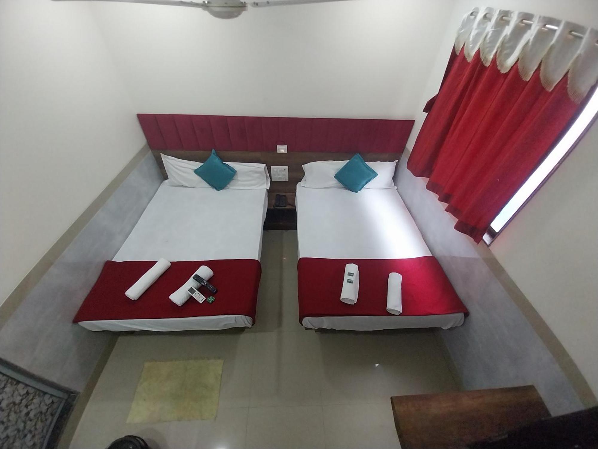 Hotel New Balaji Residency Mumbai Exterior foto